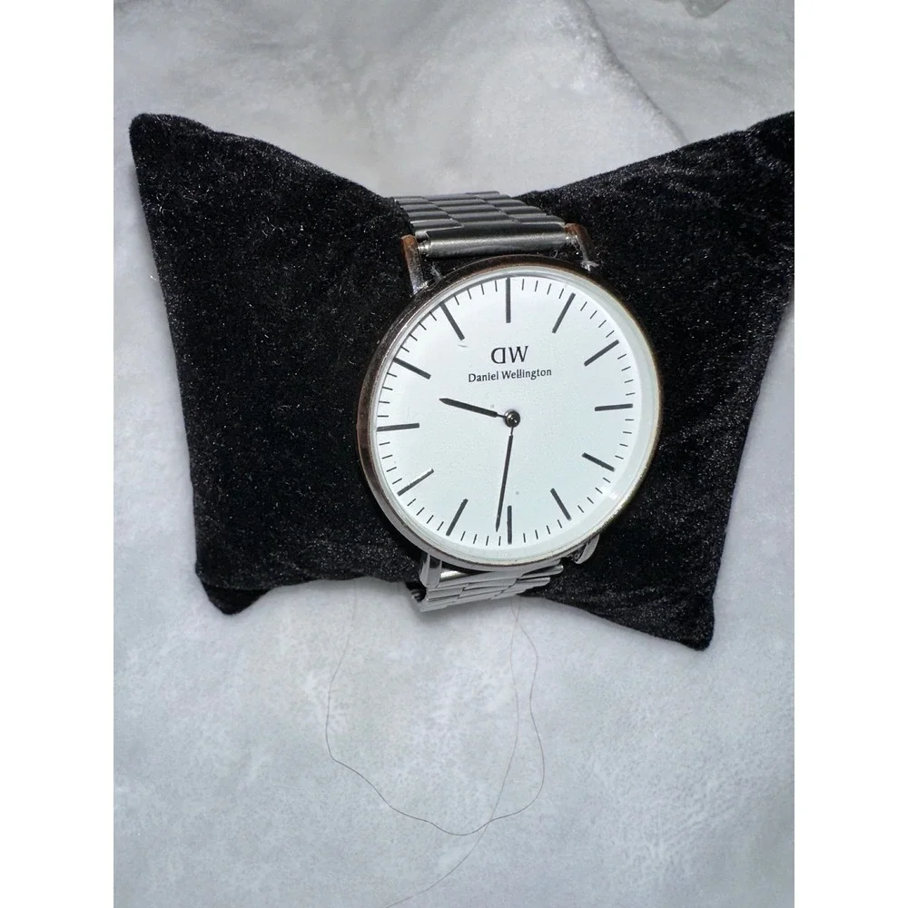 Daniel Wellington Watch Mens Silver Tone‎ Minimalist Classic Design